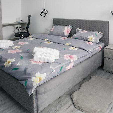 Garsoniera Anca Apartment Турда Екстериор снимка