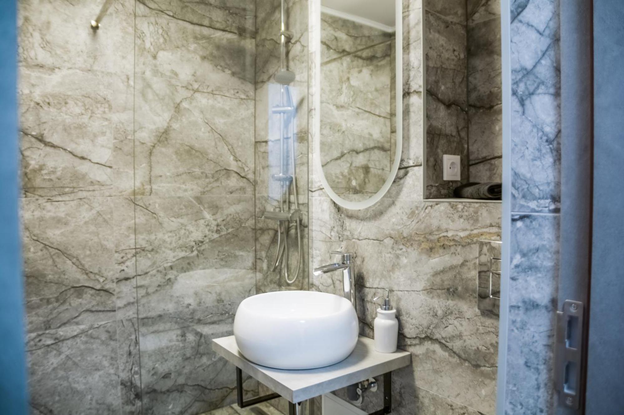Garsoniera Anca Apartment Турда Екстериор снимка